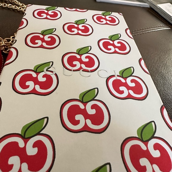 Gucci Crossbody zipped wallet - Picture 9 of 14